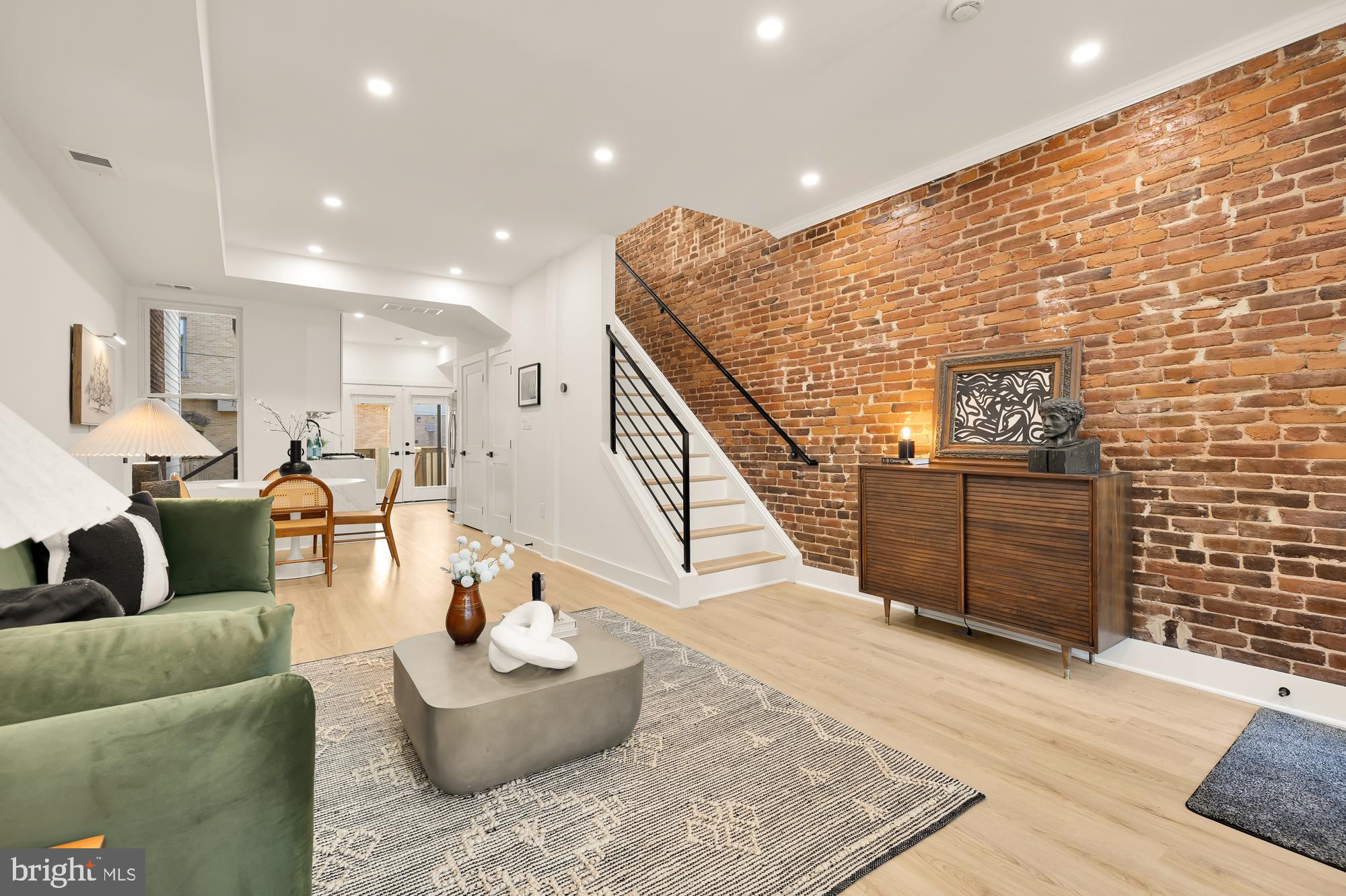 2010 13TH STREET NW 1