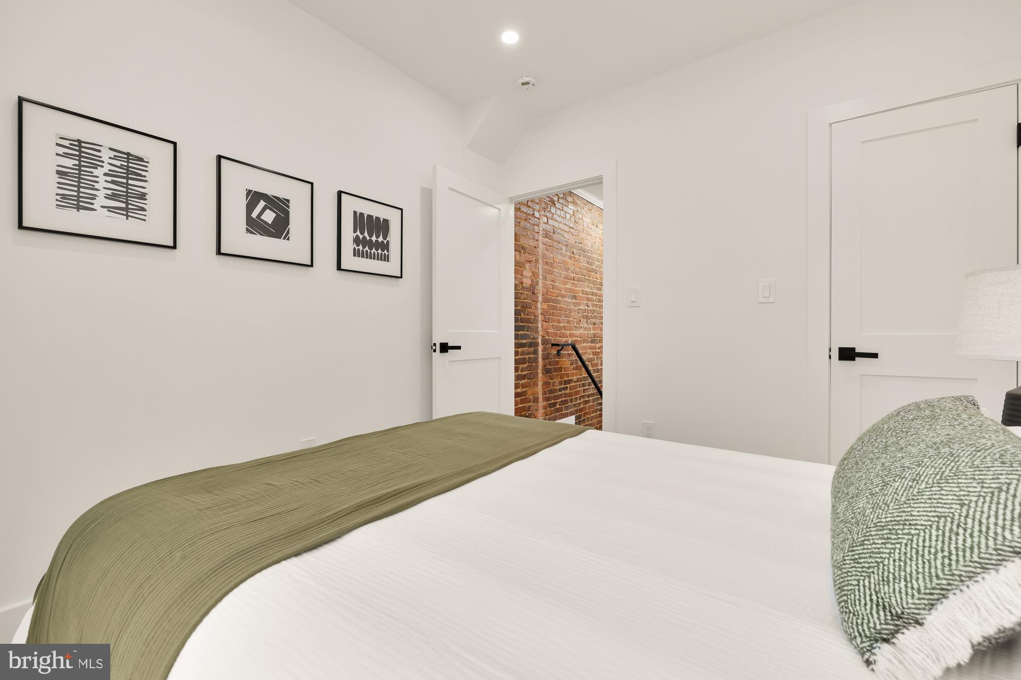 2010 13TH STREET NW 1