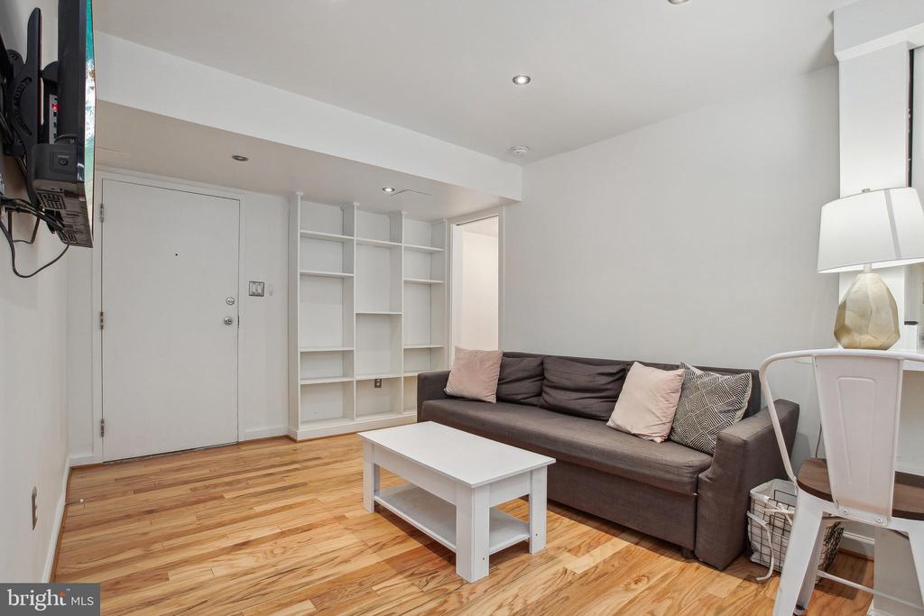 1514 17TH STREET NW B2