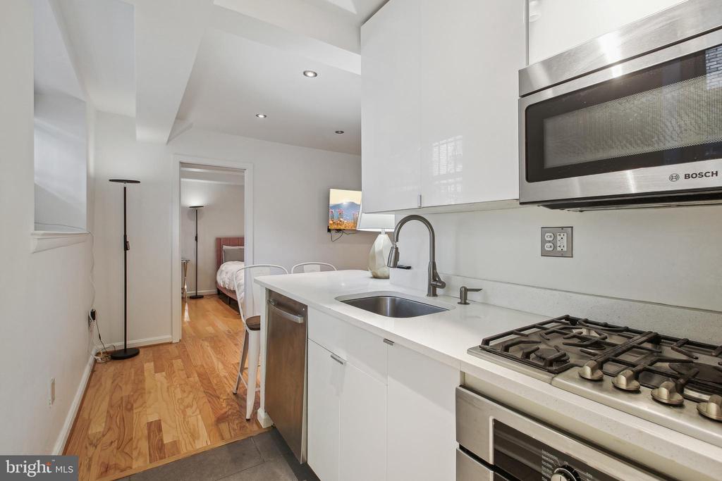 1514 17TH STREET NW B2