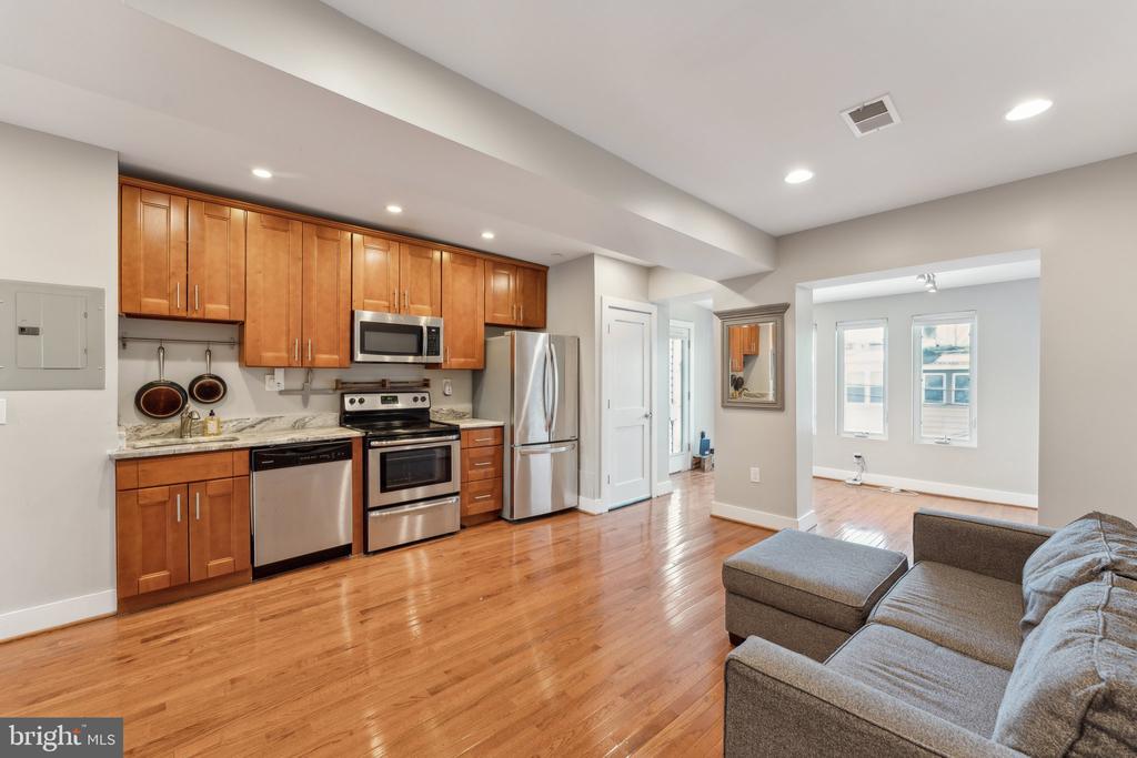 1111 PENN STREET NE 4