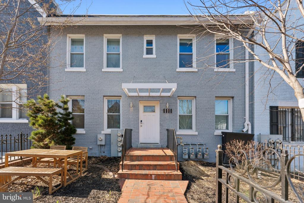 1111 PENN STREET NE 4