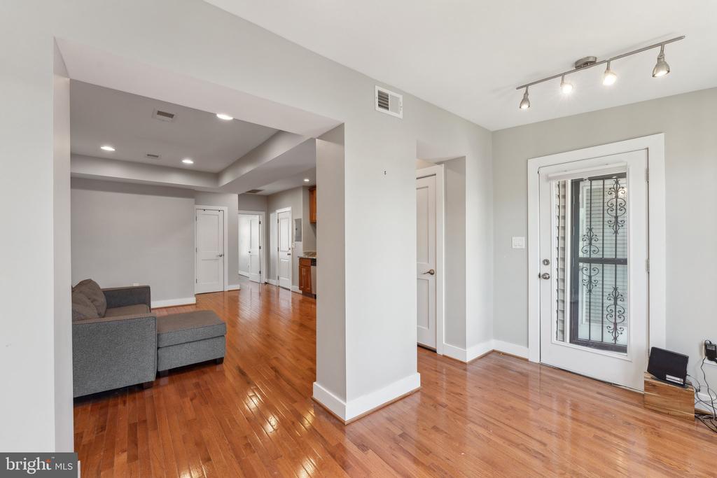 1111 PENN STREET NE 4