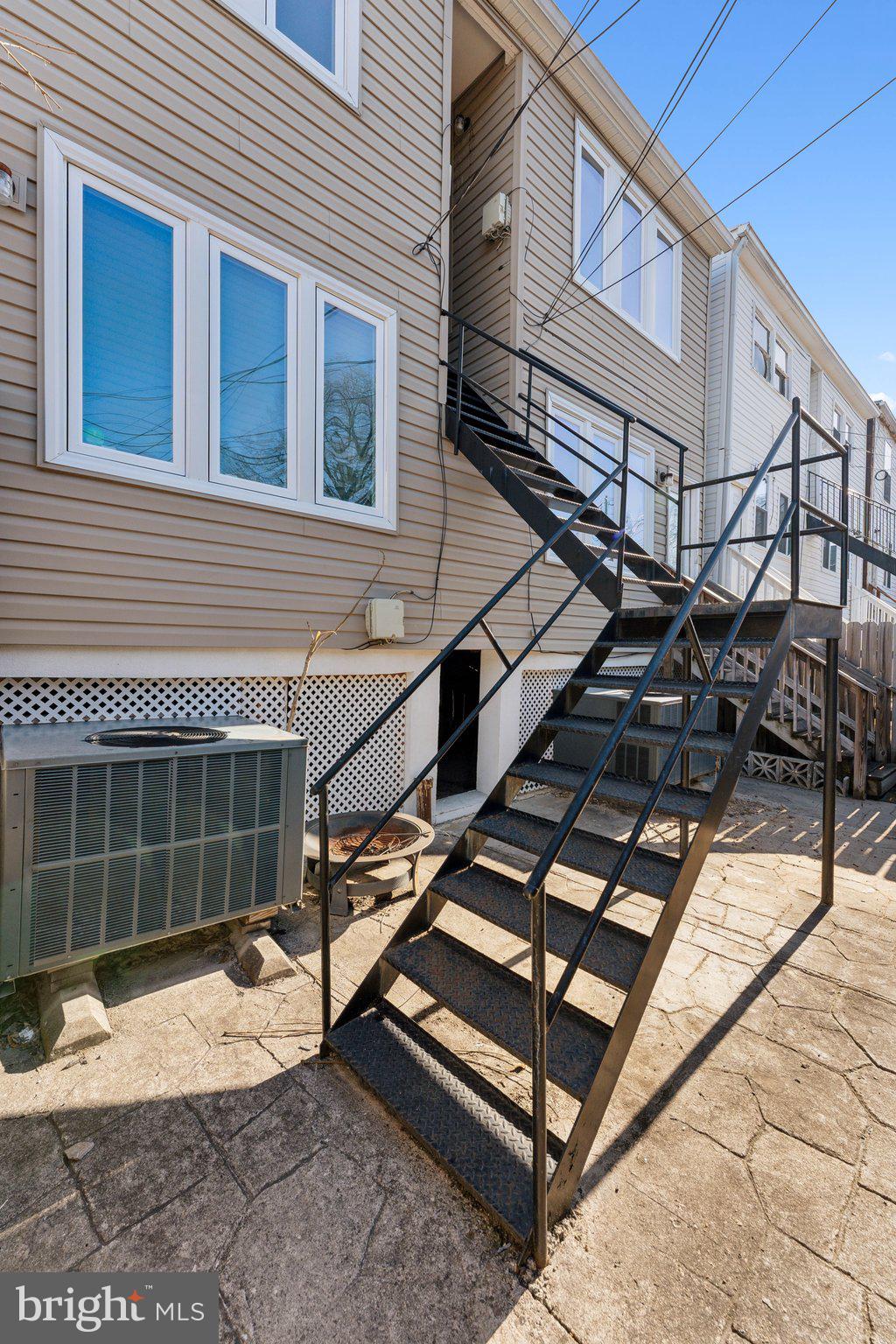 1111 PENN STREET NE 4