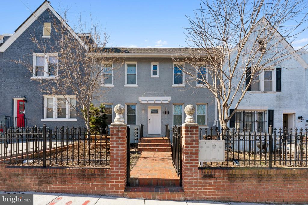 1111 PENN STREET NE 4