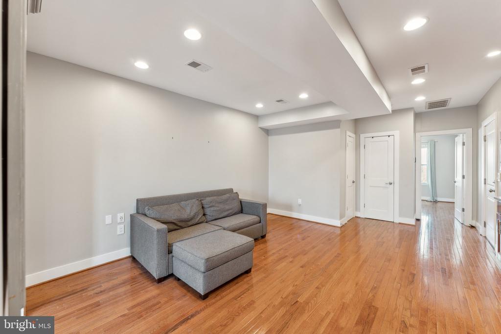 1111 PENN STREET NE 4