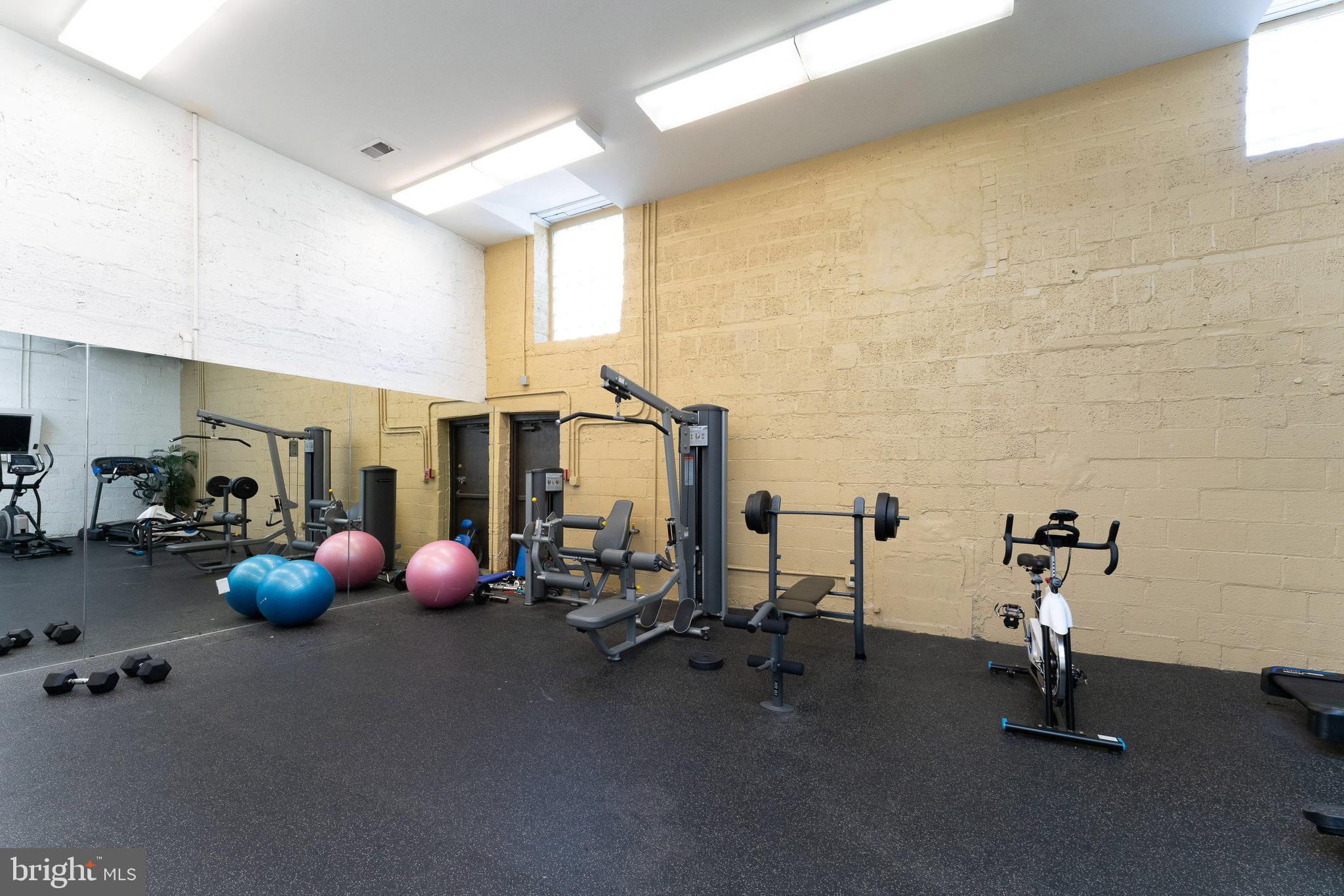 212 OAKWOOD STREET SE 322