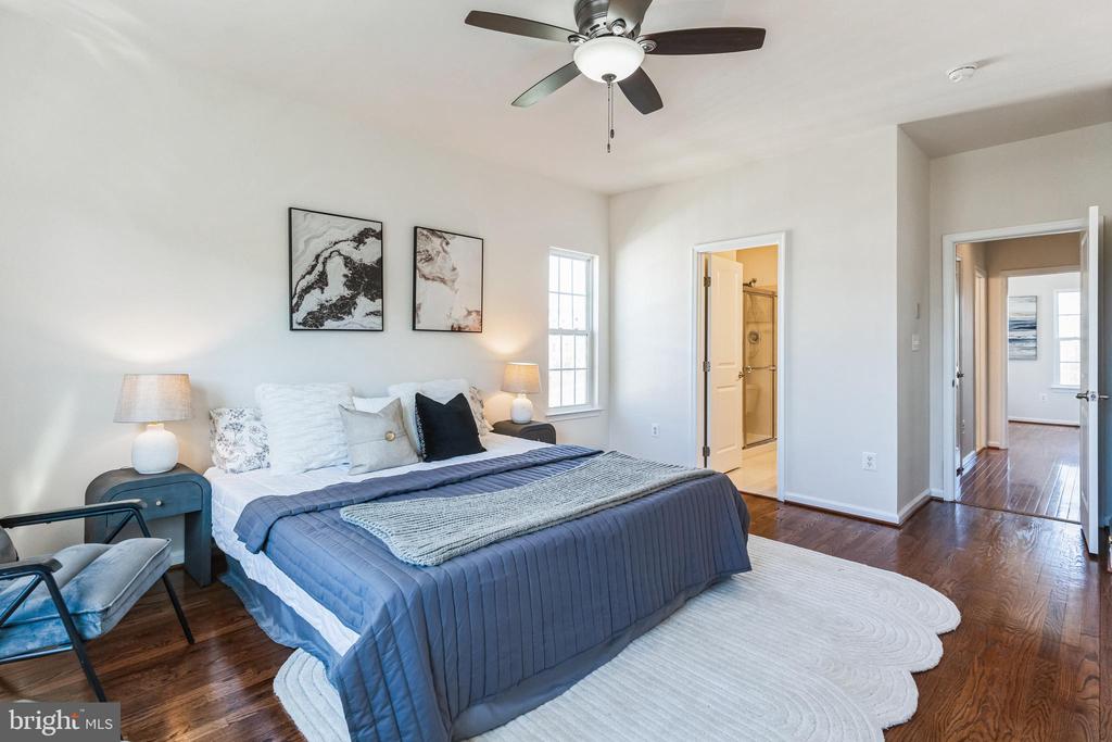 3801 COMMODORE JOSHUA BARNEY DRIVE NE