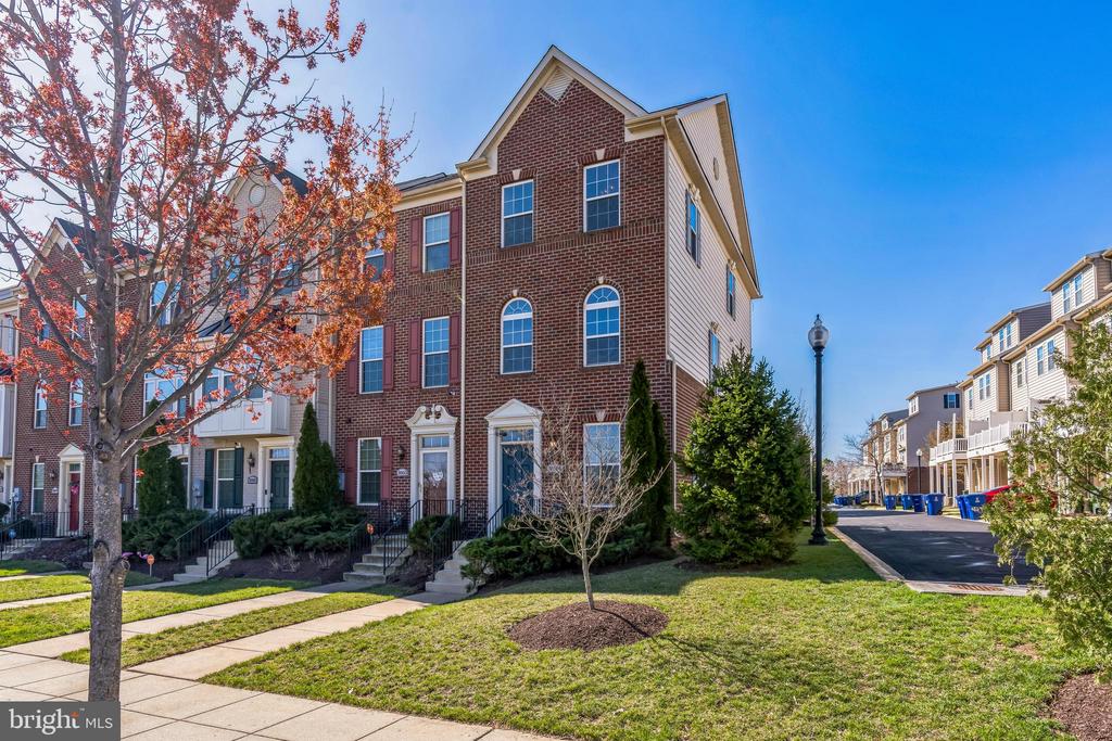 3801 COMMODORE JOSHUA BARNEY DRIVE NE