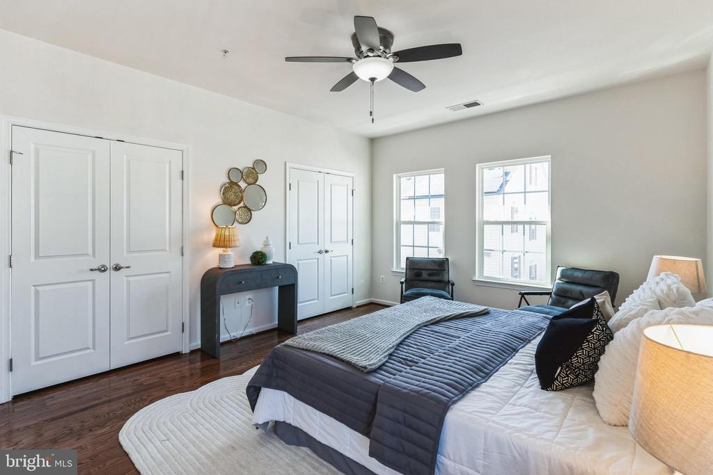 3801 COMMODORE JOSHUA BARNEY DRIVE NE