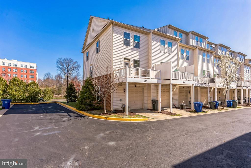 3801 COMMODORE JOSHUA BARNEY DRIVE NE