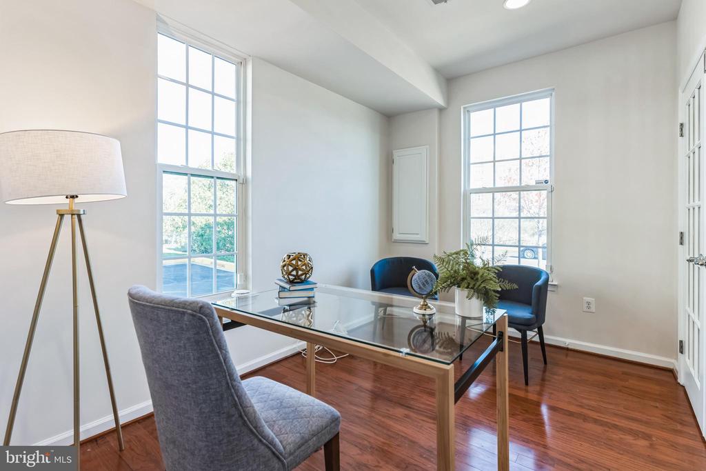 3801 COMMODORE JOSHUA BARNEY DRIVE NE