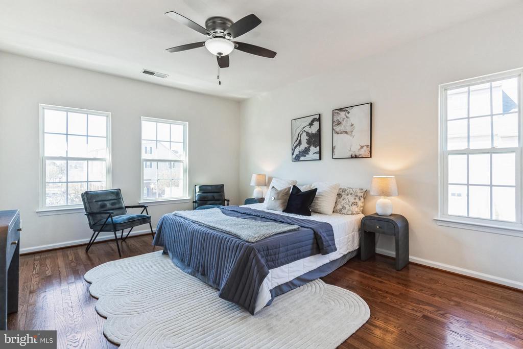3801 COMMODORE JOSHUA BARNEY DRIVE NE