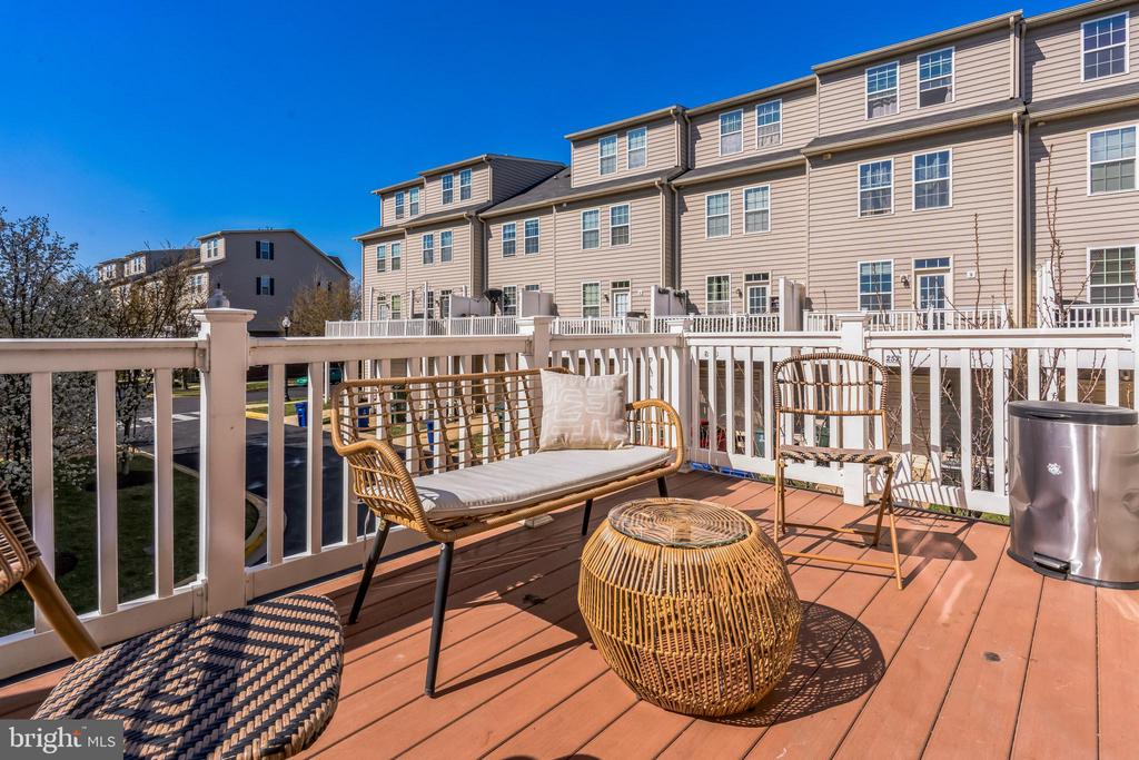 3801 COMMODORE JOSHUA BARNEY DRIVE NE