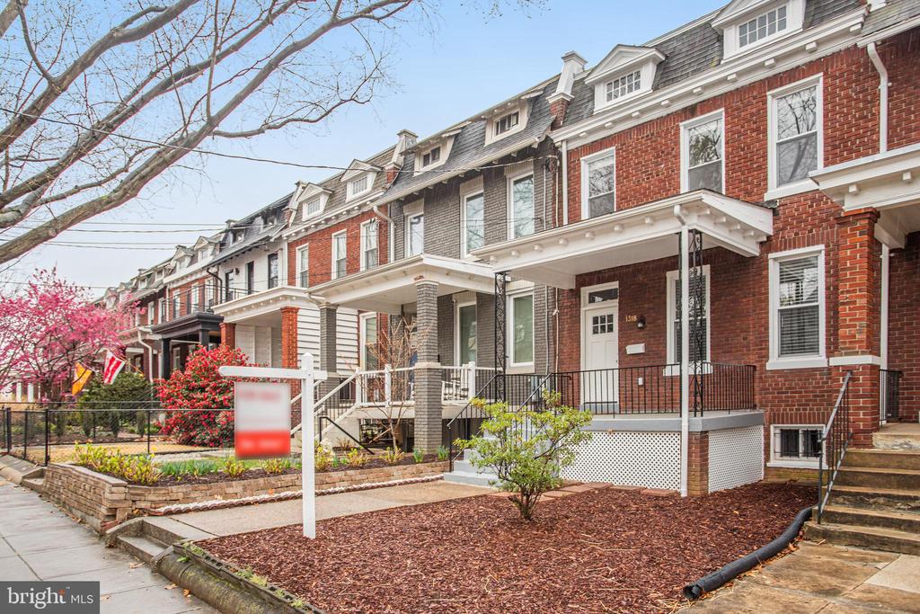 1318 LONGFELLOW STREET NW