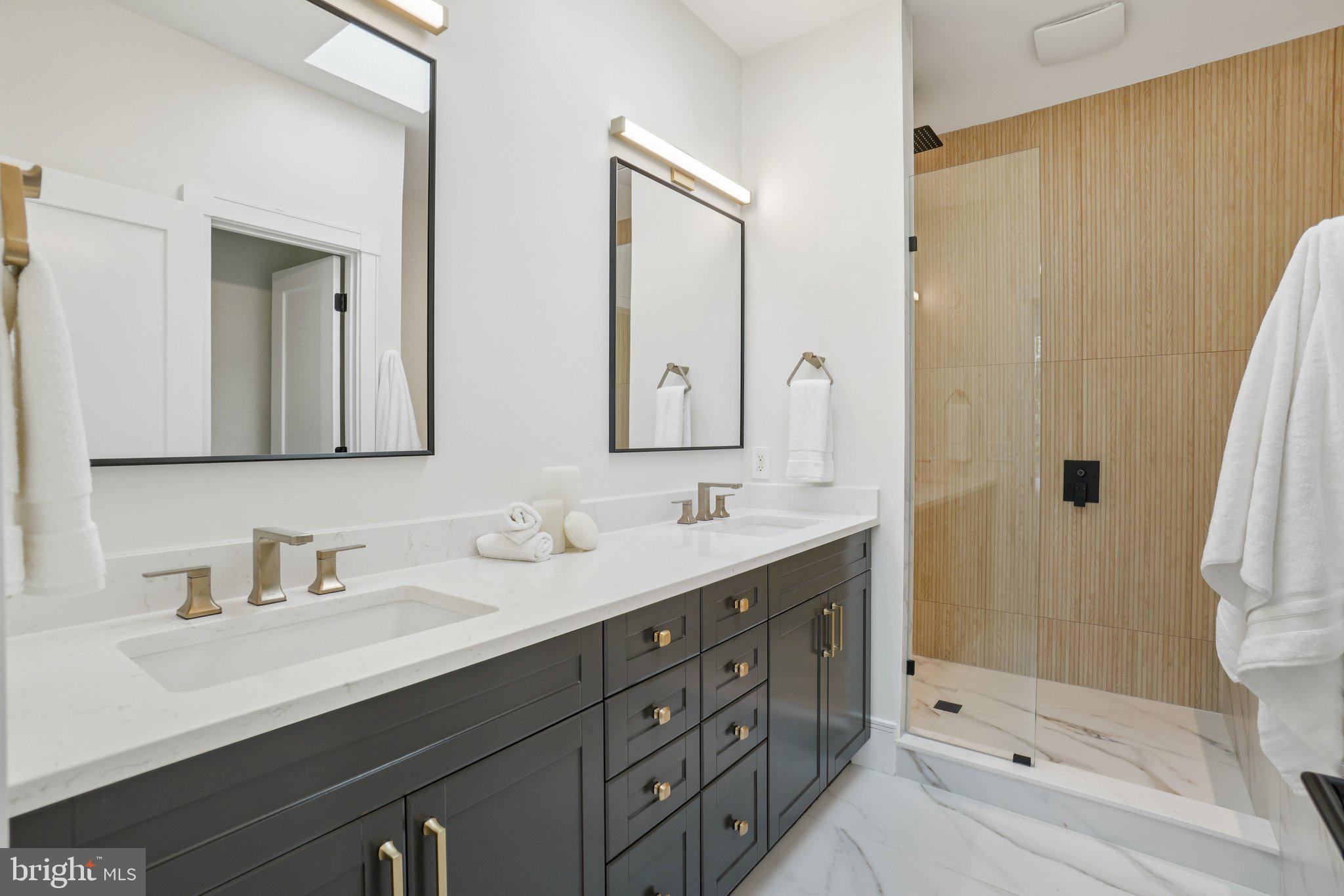 520 1/2 13TH STREET SE B