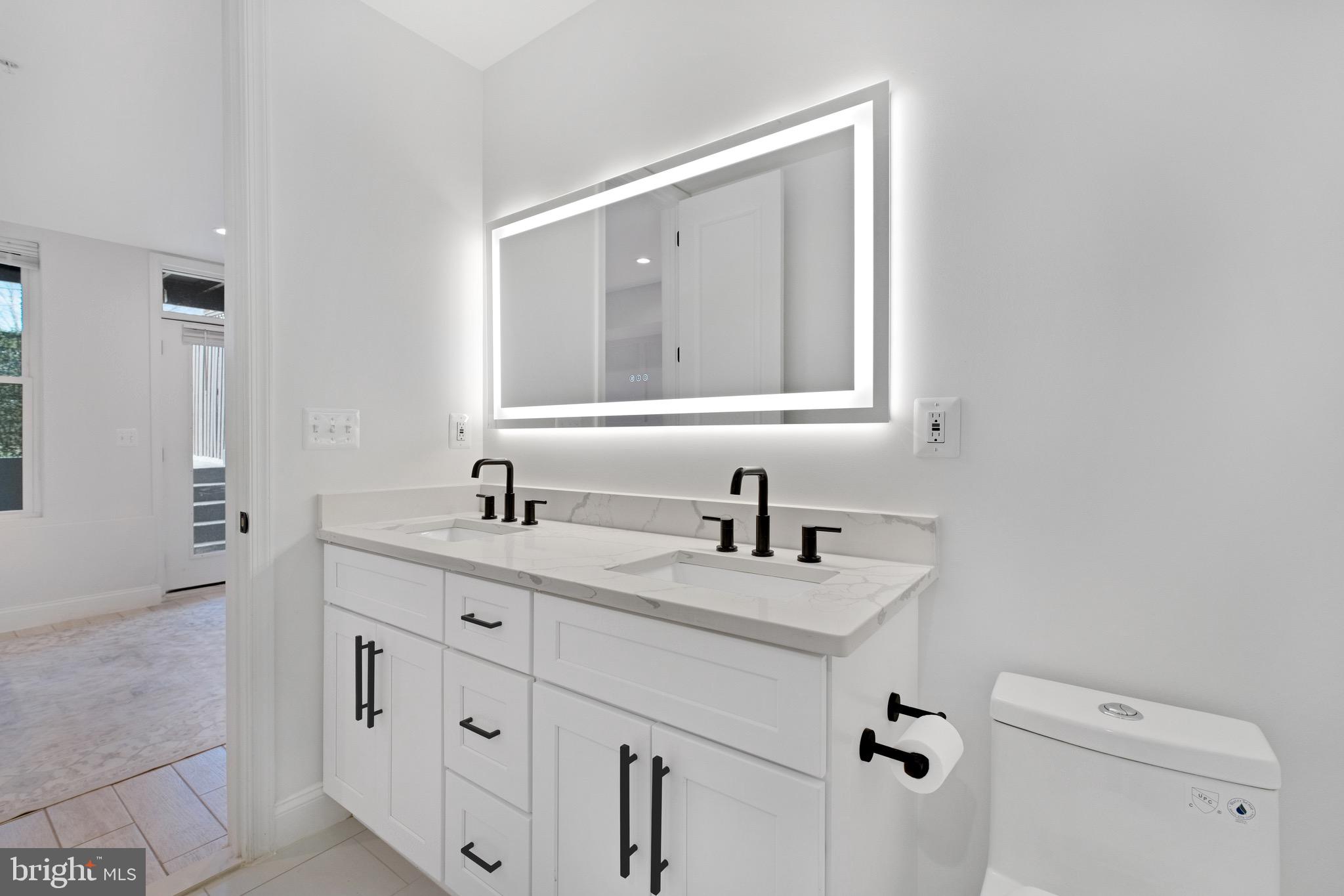 638 FRANKLIN STREET NE 1