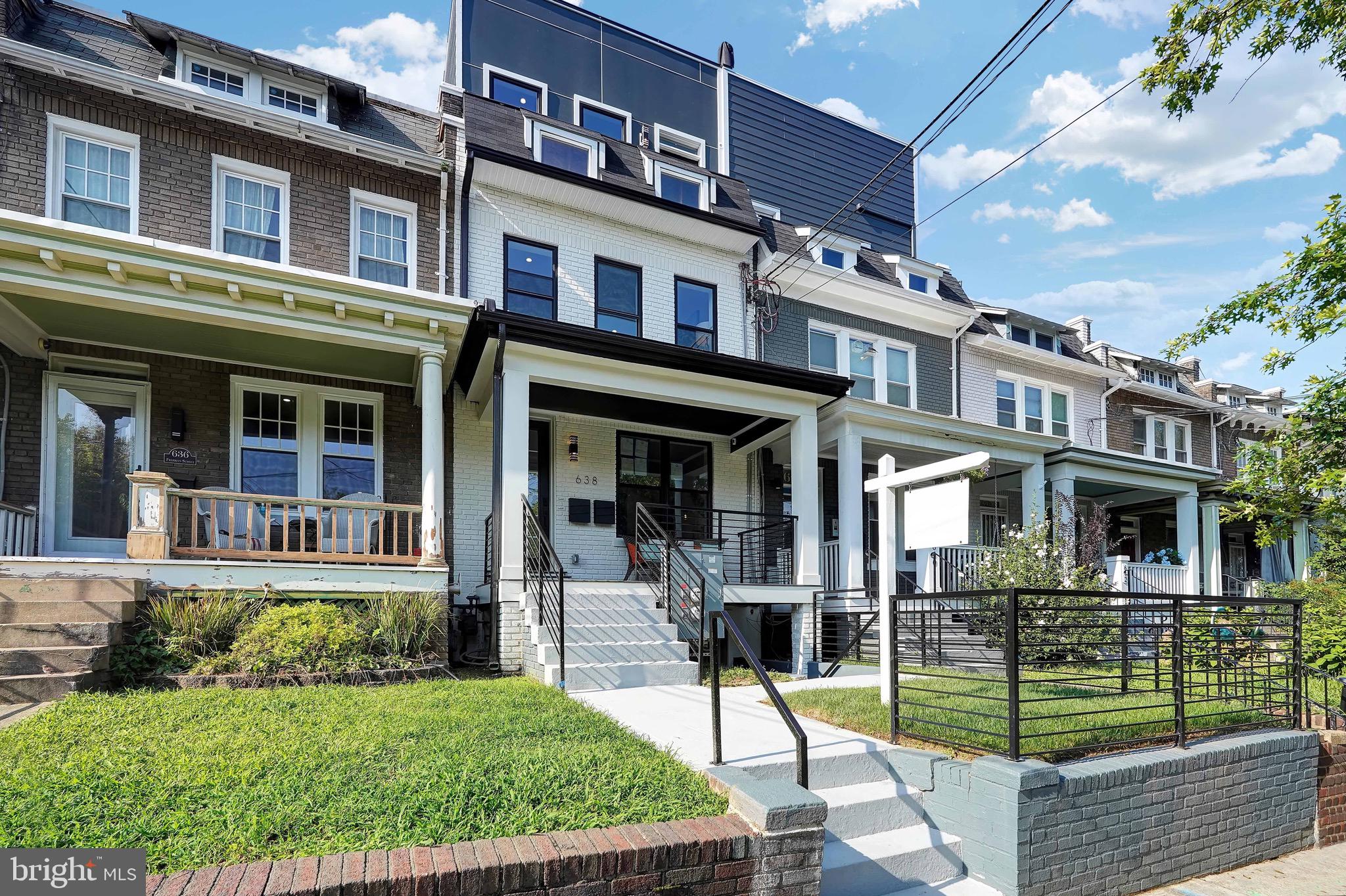 638 FRANKLIN STREET NE 1