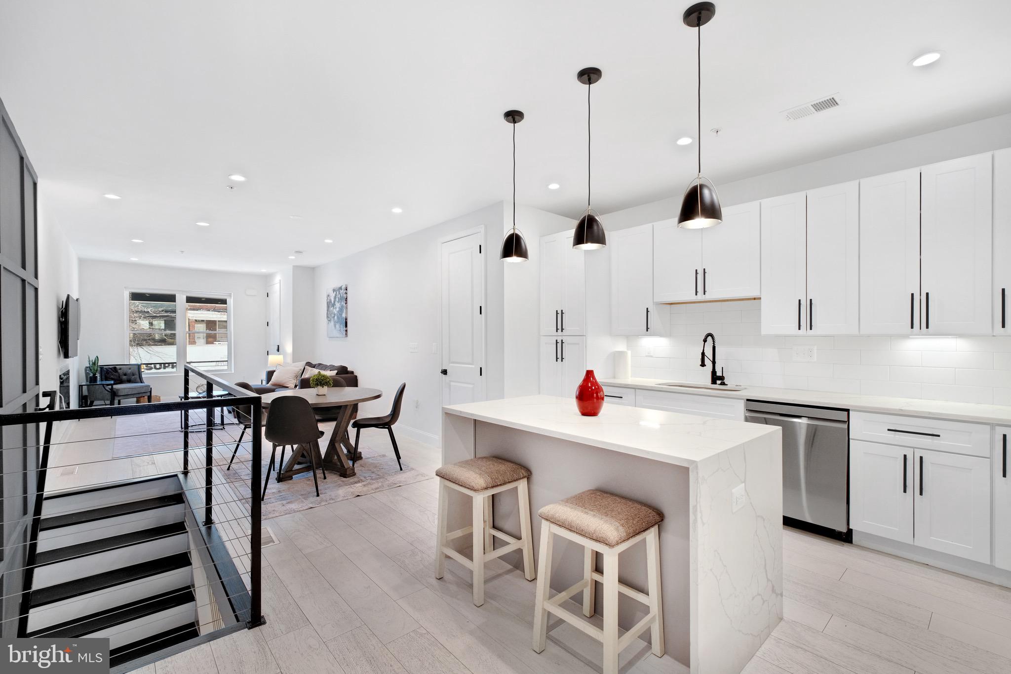 638 FRANKLIN STREET NE 1