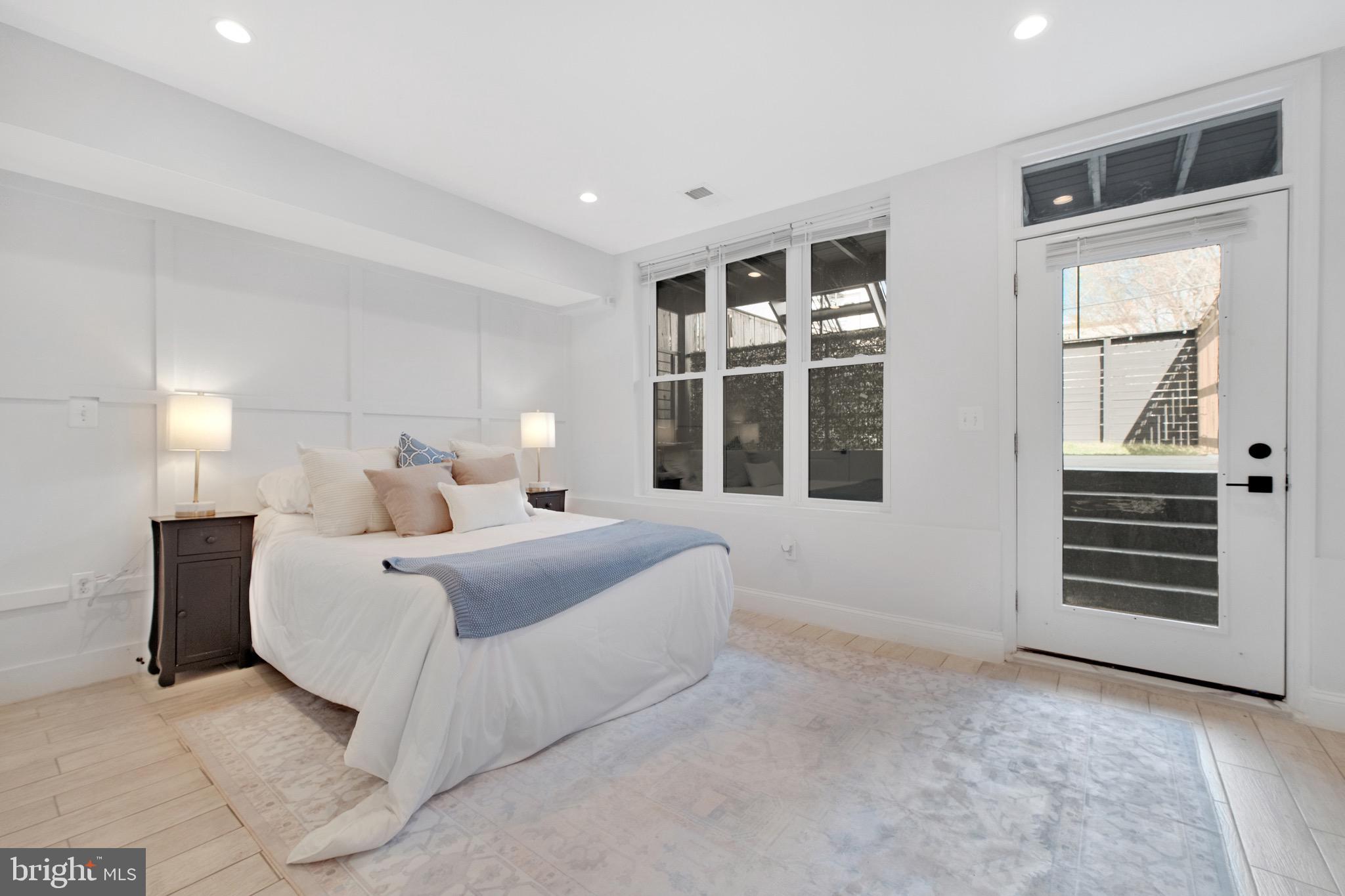 638 FRANKLIN STREET NE 1