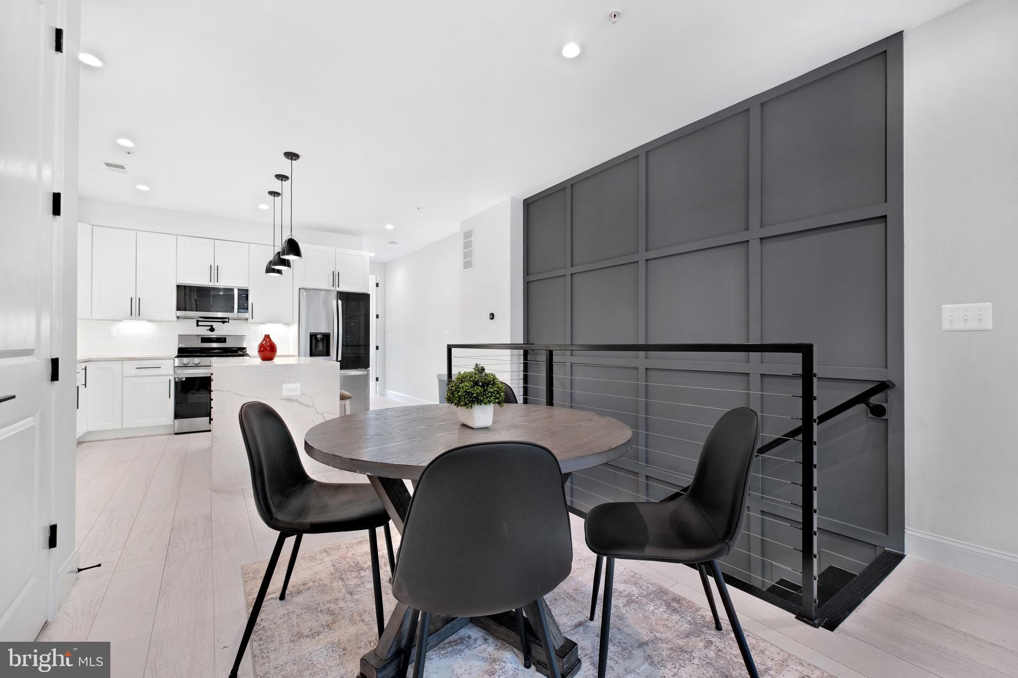 638 FRANKLIN STREET NE 1