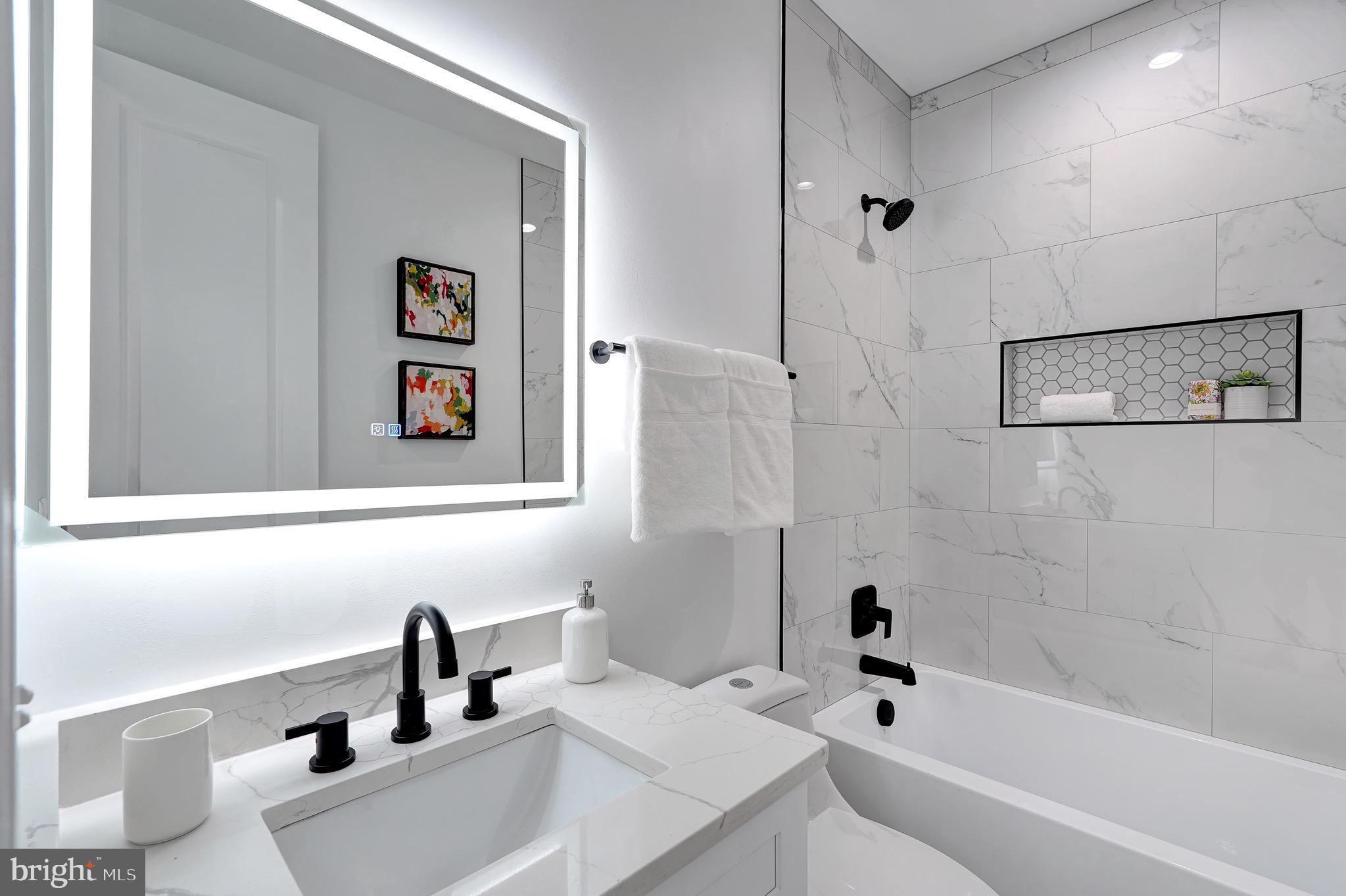 638 FRANKLIN STREET NE 1