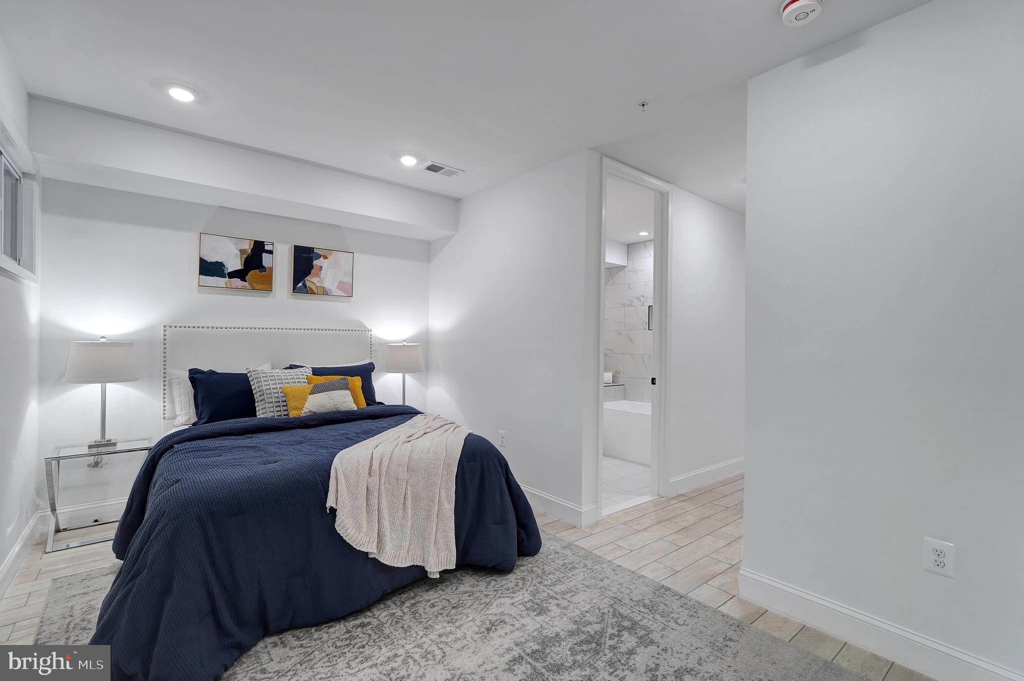 638 FRANKLIN STREET NE 1