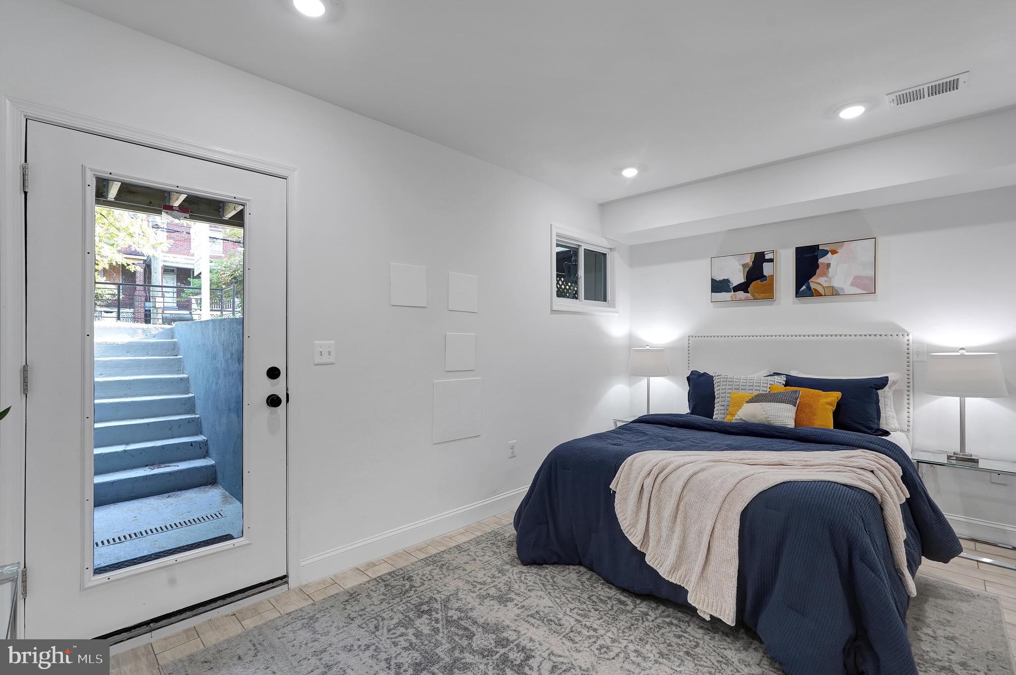 638 FRANKLIN STREET NE 1