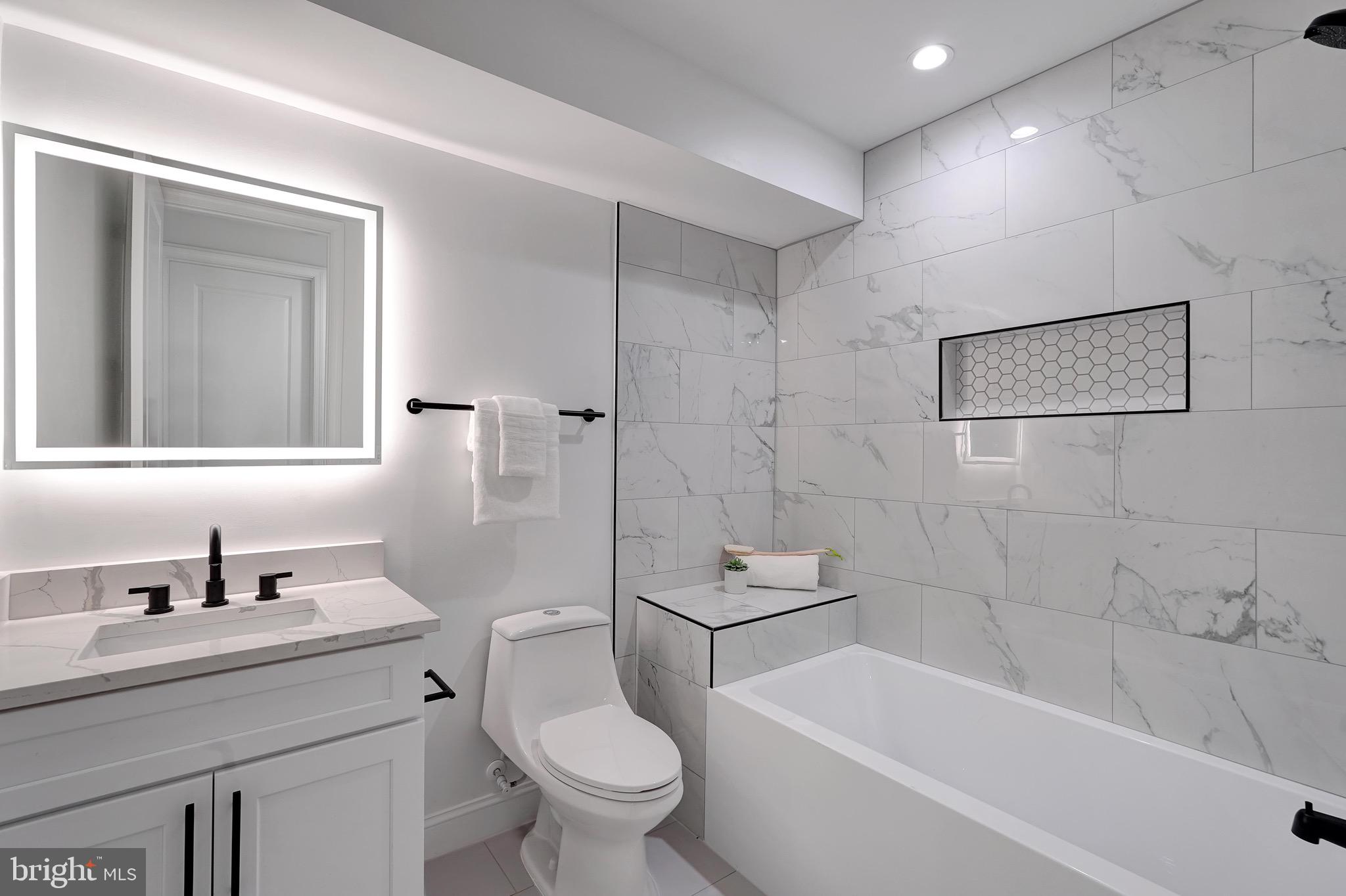 638 FRANKLIN STREET NE 1