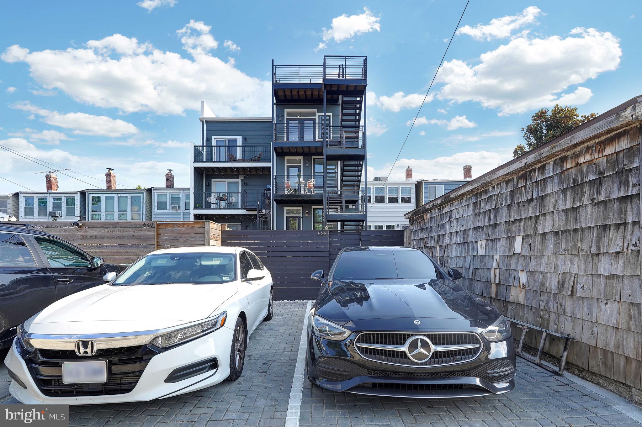 638 FRANKLIN STREET NE 1