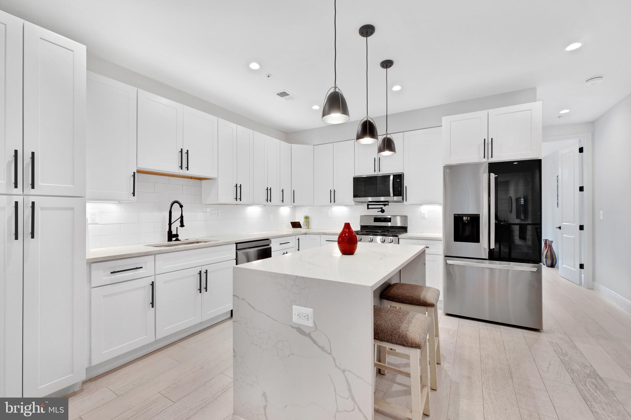 638 FRANKLIN STREET NE 1