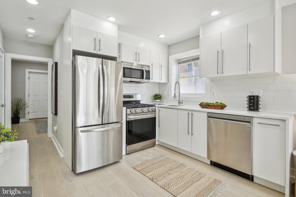 711 S STREET NW 02
