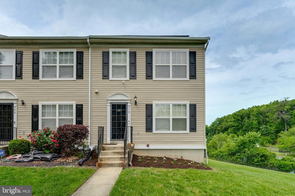 310 CAPE DRIVE SE