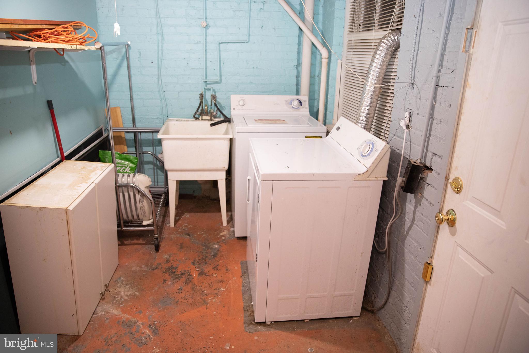 302 CHANNING STREET NE