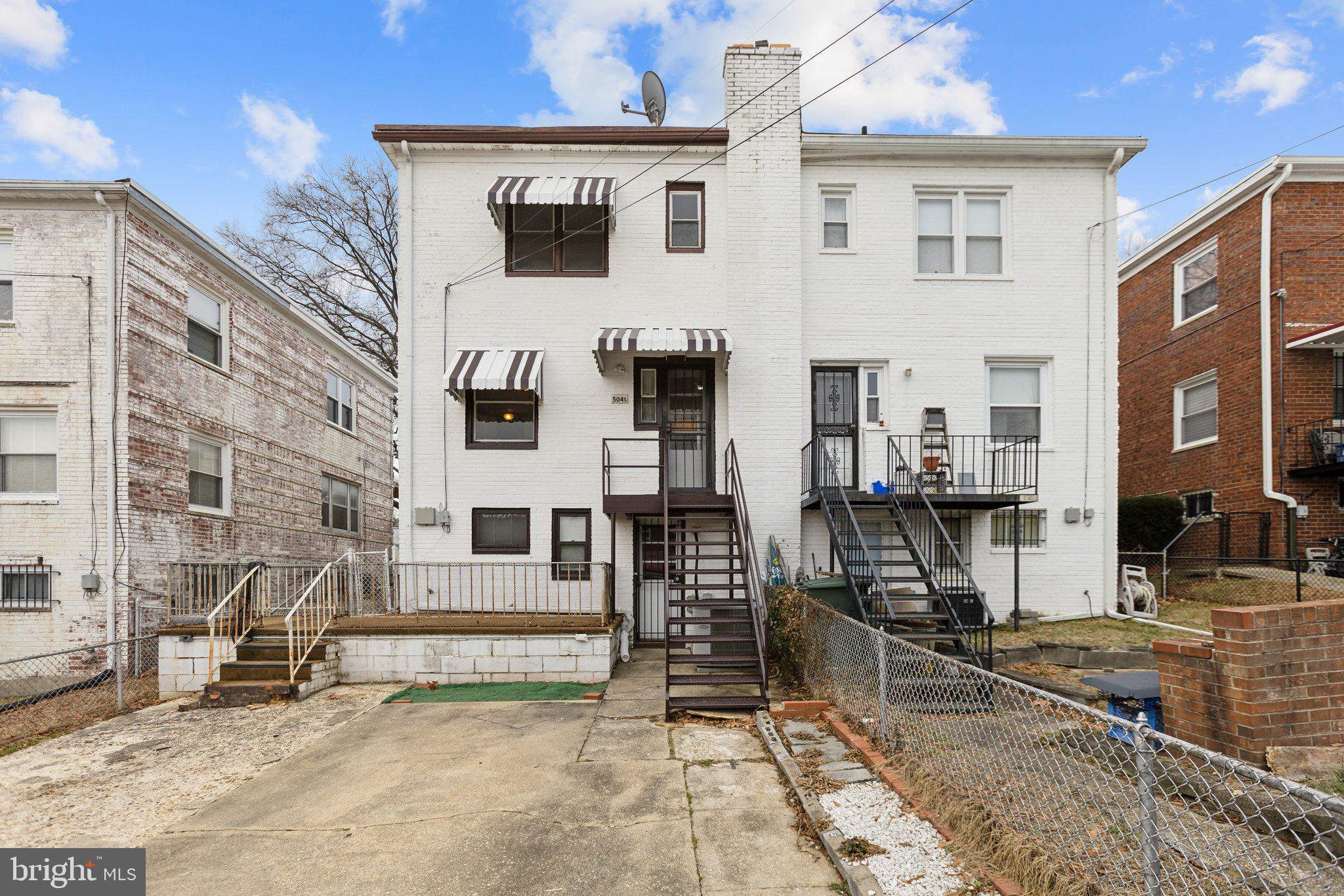 5041 12TH STREET NE