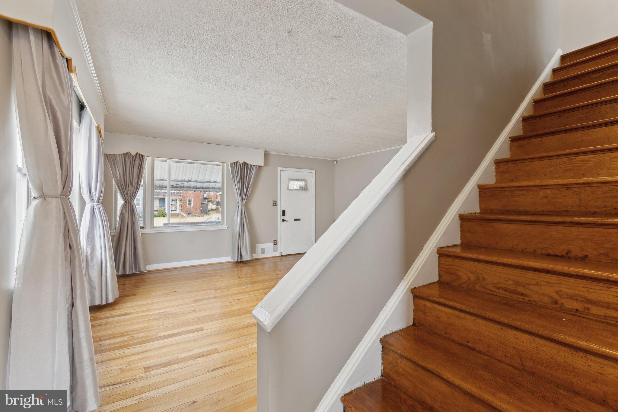 5041 12TH STREET NE