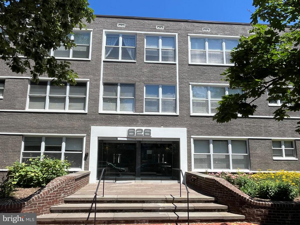 626 INDEPENDENCE AVENUE SE 105