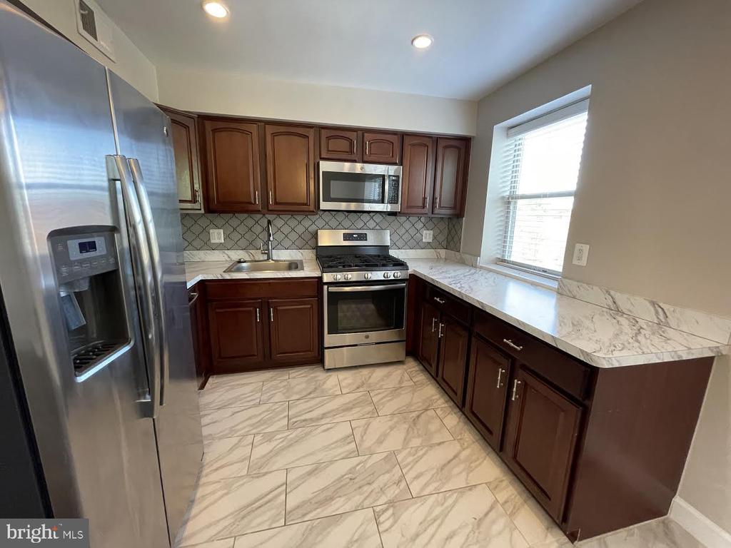2651 BIRNEY PLACE SE 302
