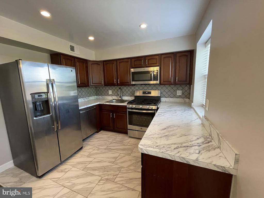 2651 BIRNEY PLACE SE 302