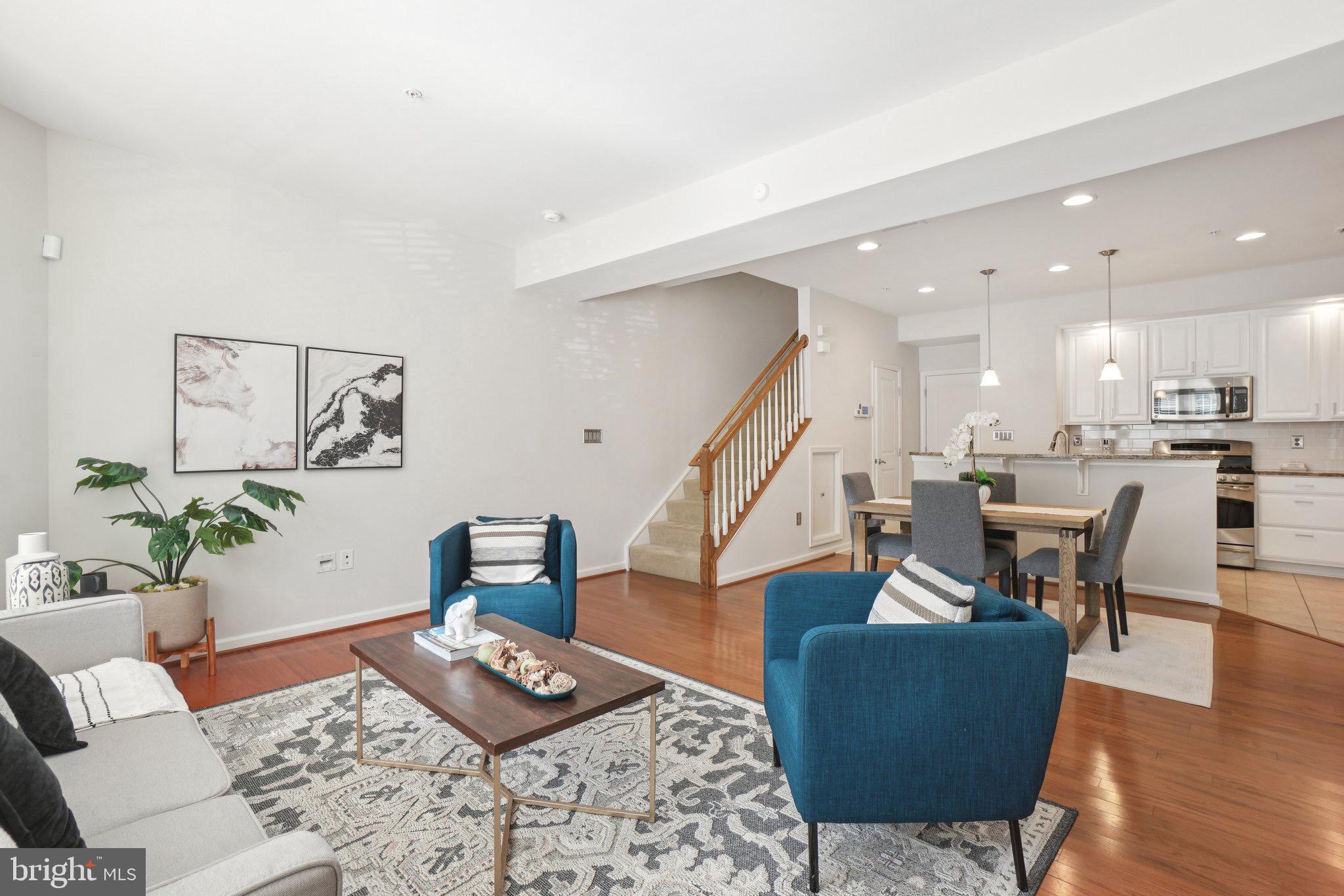 2506 HURSTON LANE NE G