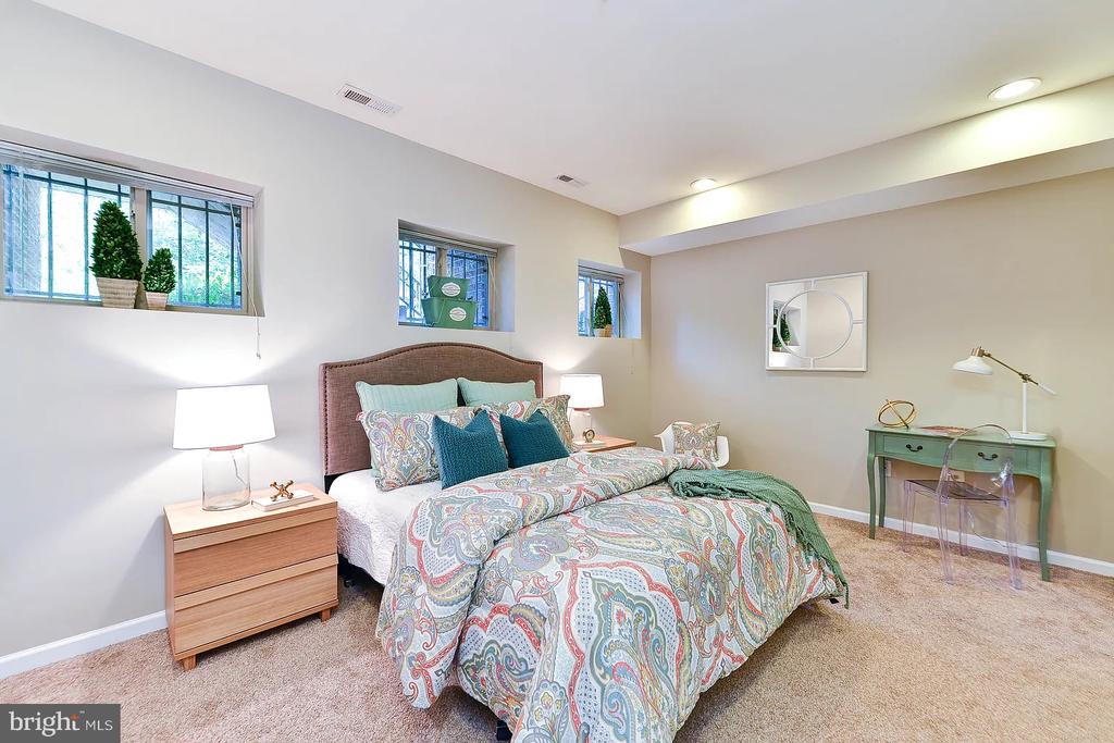 1119 5TH STREET NE 1