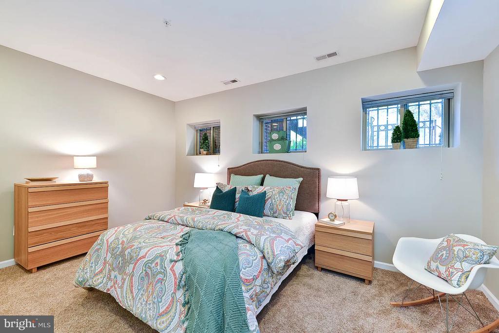1119 5TH STREET NE 1