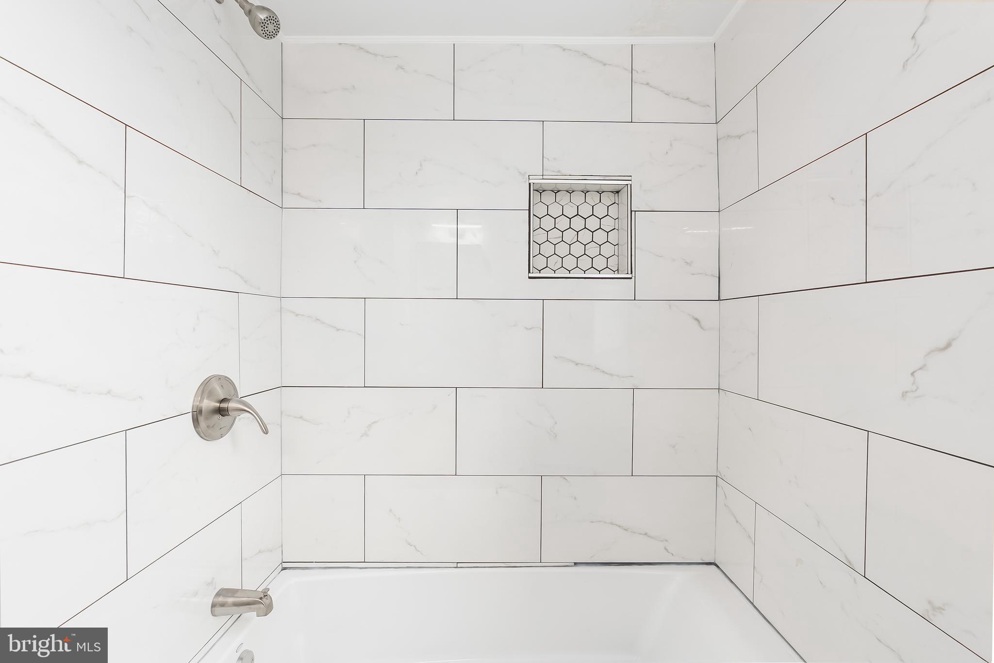 916 BARNABY STREET SE 201