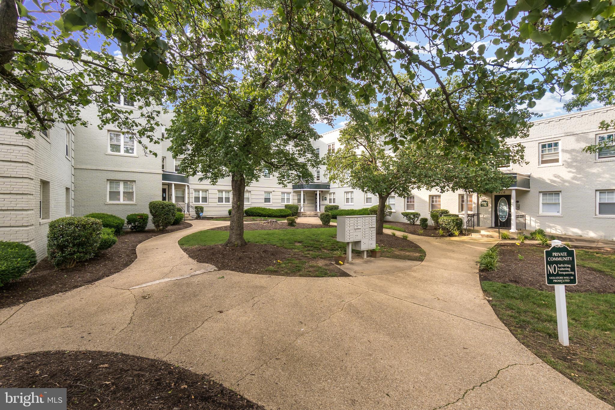 916 BARNABY STREET SE 201