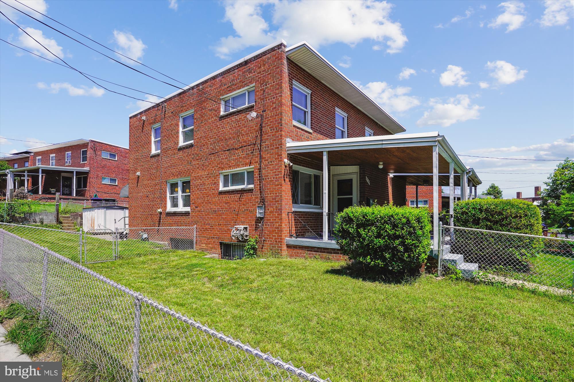 5100 12TH STREET NE