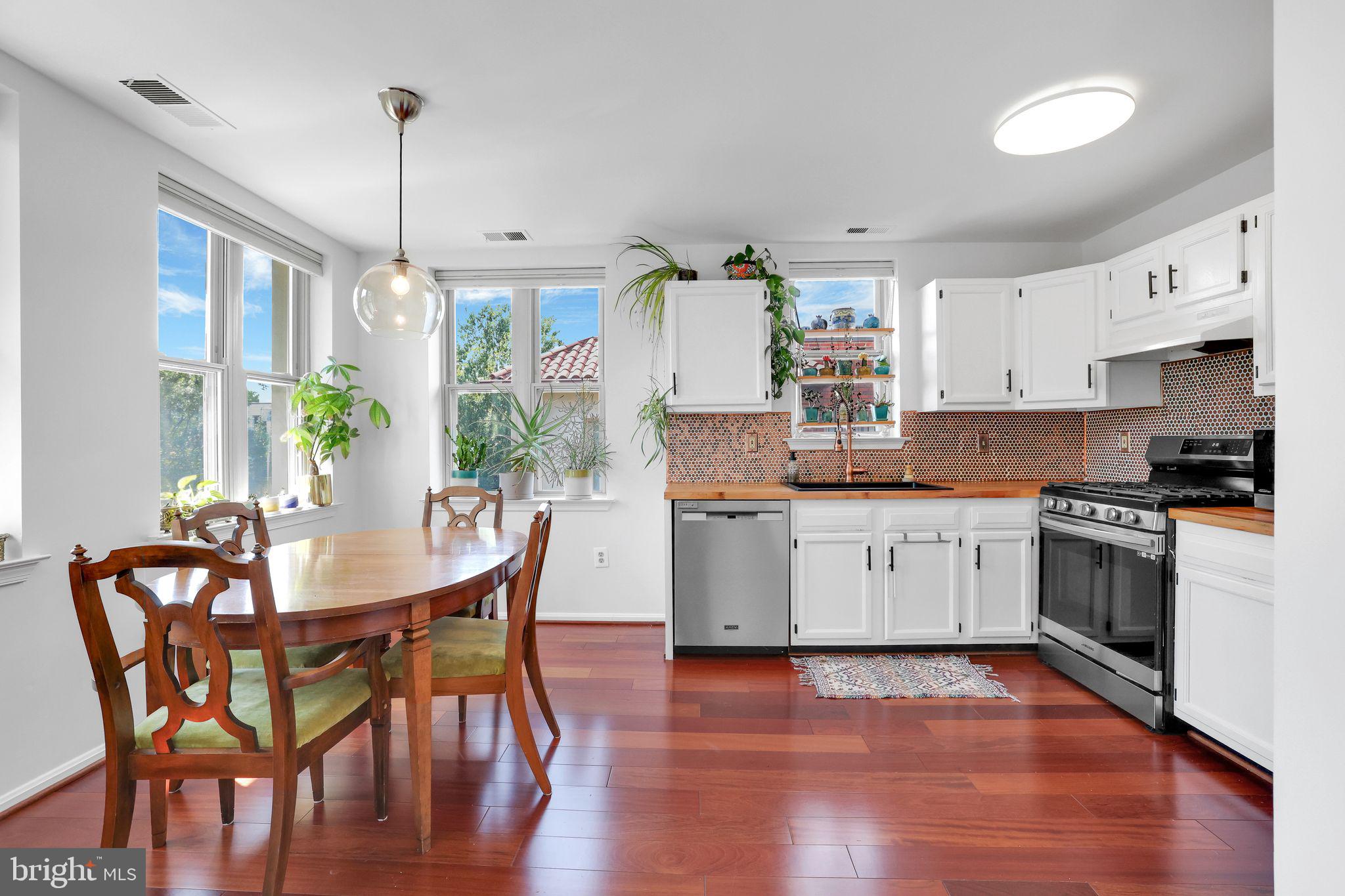 1218 PERRY STREET NE 301