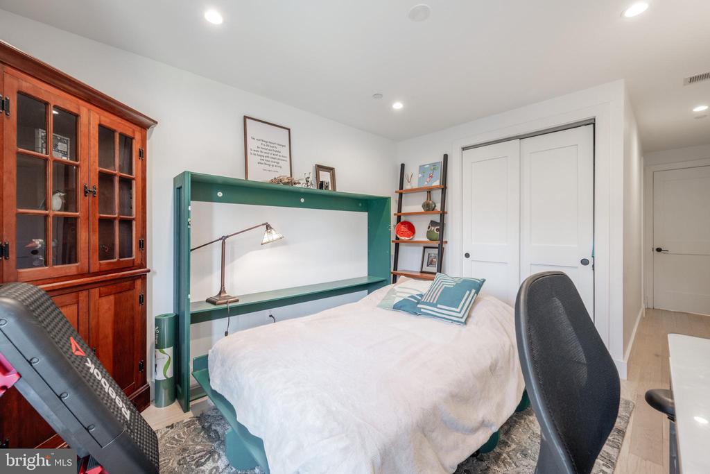 532 TAYLOR STREET NW 1