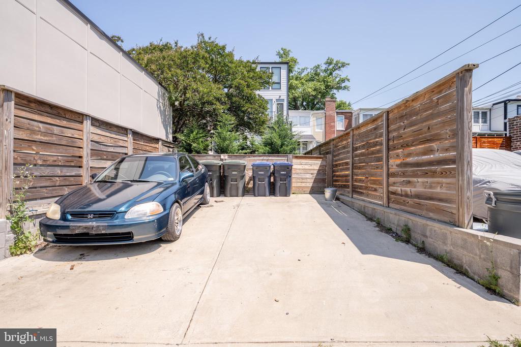 532 TAYLOR STREET NW 1