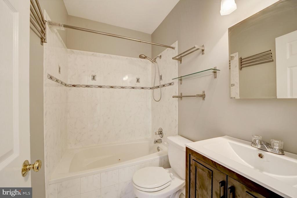 1030 FAIRMONT STREET NW 204