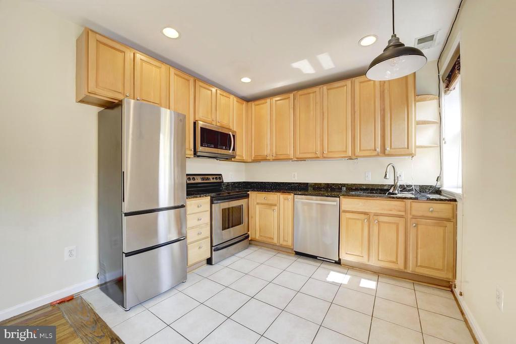 1030 FAIRMONT STREET NW 204